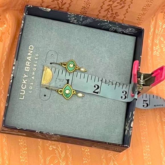 NIB Lucky Brand Gold-Tone, Green Stone & Pearl Evil Eye Drop Earrings - Picture 8 of 8